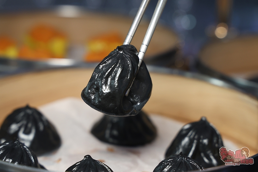 【台南美食】萬霧小籠湯包:全台最美小籠湯店在台南永康,teamLab沉浸式藝術空間太夢幻,小籠湯包爆汁又好吃~