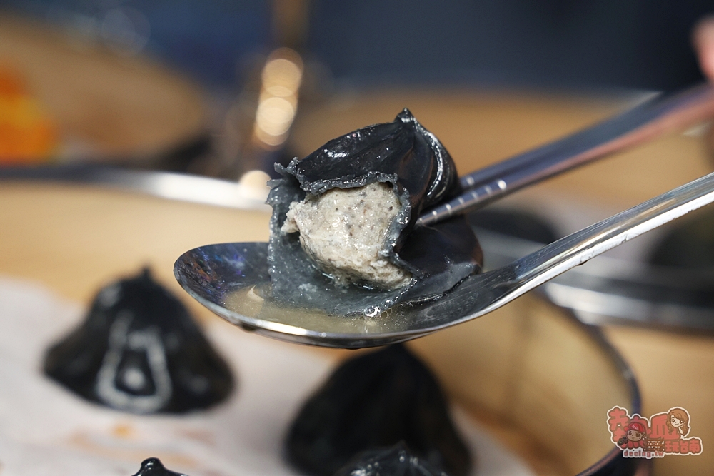 【台南美食】萬霧小籠湯包:全台最美小籠湯店在台南永康,teamLab沉浸式藝術空間太夢幻,小籠湯包爆汁又好吃~