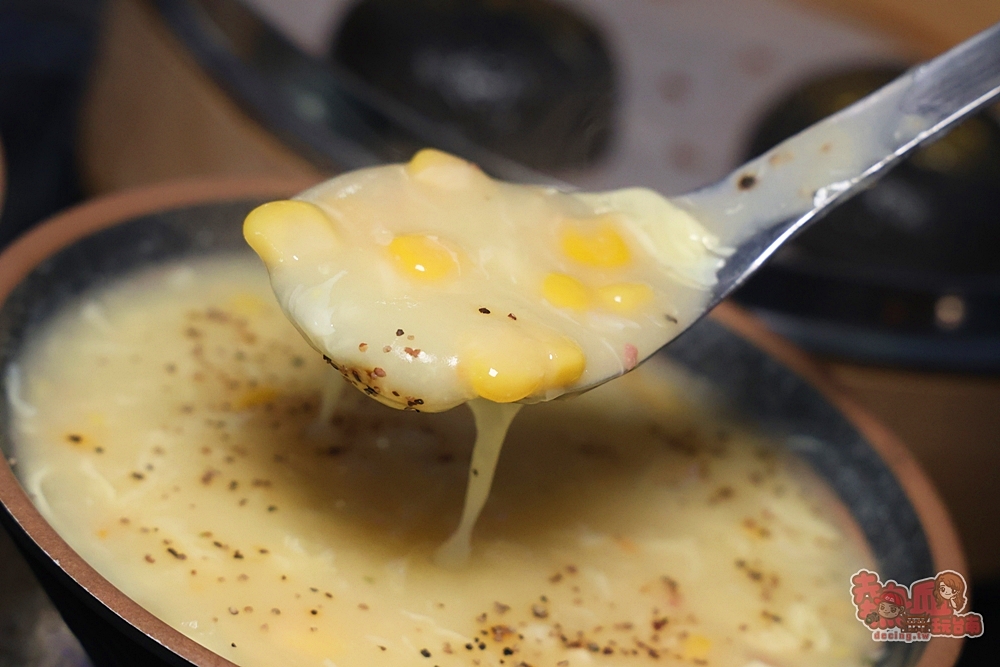 【台南美食】萬霧小籠湯包:全台最美小籠湯店在台南永康,teamLab沉浸式藝術空間太夢幻,小籠湯包爆汁又好吃~