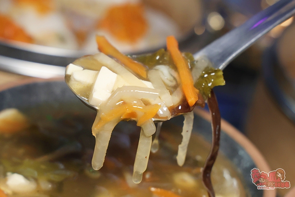 【台南美食】萬霧小籠湯包:全台最美小籠湯店在台南永康,teamLab沉浸式藝術空間太夢幻,小籠湯包爆汁又好吃~