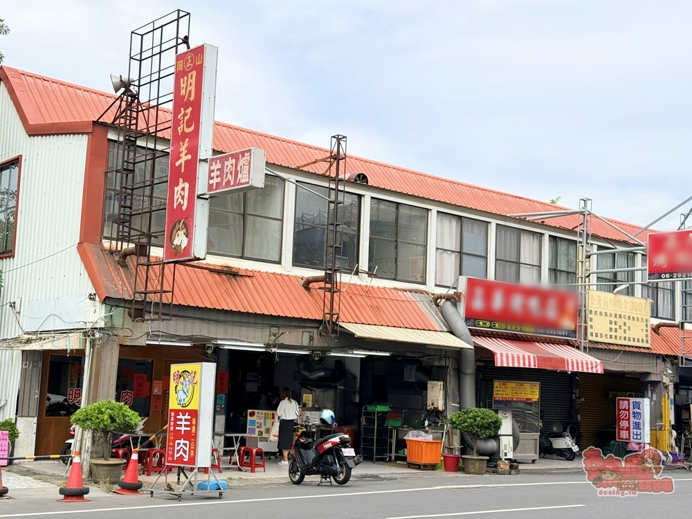 【台南美食】明記羊肉:台南羊肉火鍋這裡吃,少見羊大骨必點,還有隱藏版羊肉滑蛋~ 【台南美食】明記羊肉:台南羊肉火鍋這裡吃,少見羊大骨必點,還有隱藏版羊肉滑蛋~