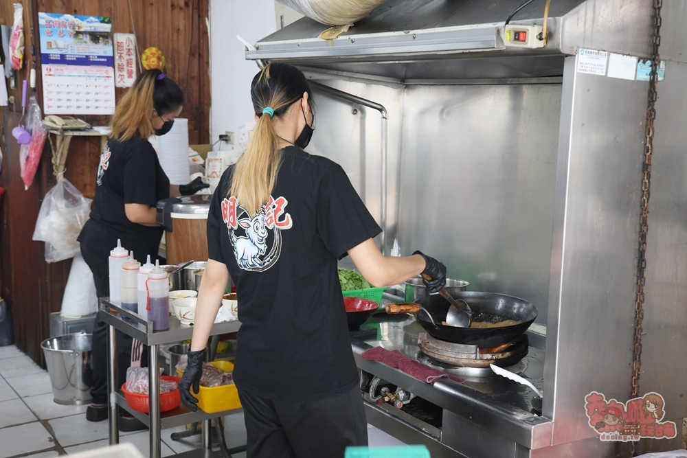 【台南美食】明記羊肉:台南羊肉火鍋這裡吃,少見羊大骨必點,還有隱藏版羊肉滑蛋~ 【台南美食】明記羊肉:台南羊肉火鍋這裡吃,少見羊大骨必點,還有隱藏版羊肉滑蛋~