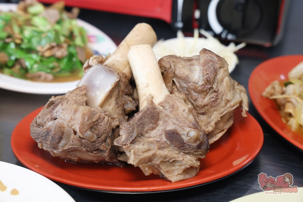 【台南美食】明記羊肉:台南羊肉火鍋這裡吃,少見羊大骨必點,還有隱藏版羊肉滑蛋~ 【台南美食】明記羊肉:台南羊肉火鍋這裡吃,少見羊大骨必點,還有隱藏版羊肉滑蛋~