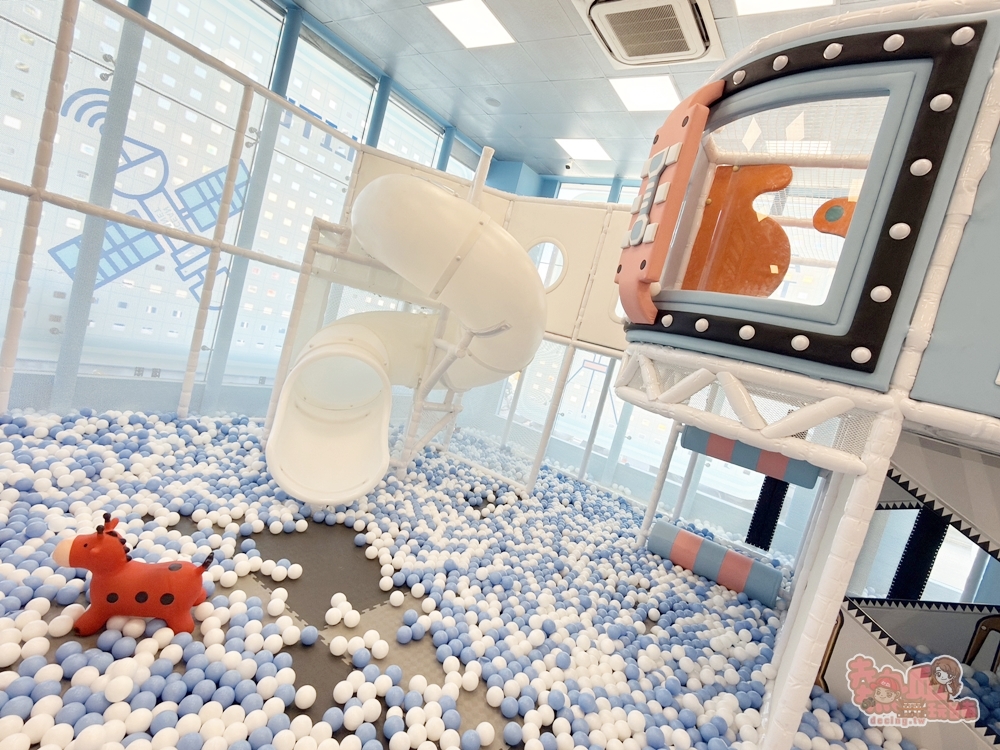 【台南娃娃機】海洋星球樂園台南旗艦店大改版,免費兒童遊戲區、沉浸式商品展示區、超酷太空旋渦燈光秀~ 【台南娃娃機】海洋星球樂園台南旗艦店大改版,免費兒童遊戲區、沉浸式商品展示區、超酷太空旋渦燈光秀~