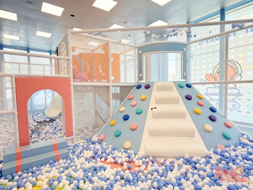 【台南娃娃機】海洋星球樂園台南旗艦店大改版,免費兒童遊戲區、沉浸式商品展示區、超酷太空旋渦燈光秀~ 【台南娃娃機】海洋星球樂園台南旗艦店大改版,免費兒童遊戲區、沉浸式商品展示區、超酷太空旋渦燈光秀~