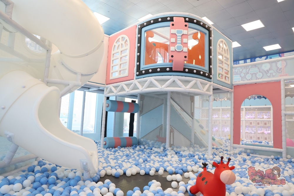 【台南娃娃機】海洋星球樂園台南旗艦店大改版,免費兒童遊戲區、沉浸式商品展示區、超酷太空旋渦燈光秀~ 【台南娃娃機】海洋星球樂園台南旗艦店大改版,免費兒童遊戲區、沉浸式商品展示區、超酷太空旋渦燈光秀~
