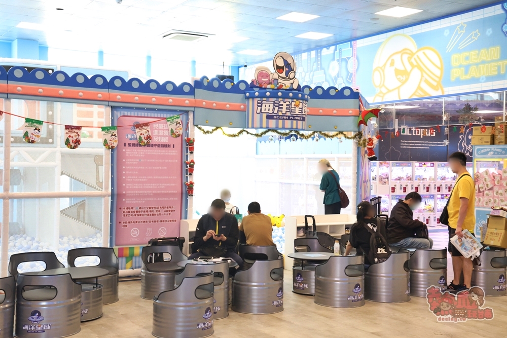 【台南娃娃機】海洋星球樂園台南旗艦店大改版,免費兒童遊戲區、沉浸式商品展示區、超酷太空旋渦燈光秀~ 【台南娃娃機】海洋星球樂園台南旗艦店大改版,免費兒童遊戲區、沉浸式商品展示區、超酷太空旋渦燈光秀~