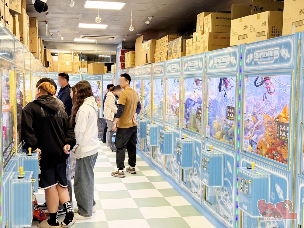 【台南娃娃機】海洋星球樂園台南旗艦店大改版,免費兒童遊戲區、沉浸式商品展示區、超酷太空旋渦燈光秀~ 【台南娃娃機】海洋星球樂園台南旗艦店大改版,免費兒童遊戲區、沉浸式商品展示區、超酷太空旋渦燈光秀~