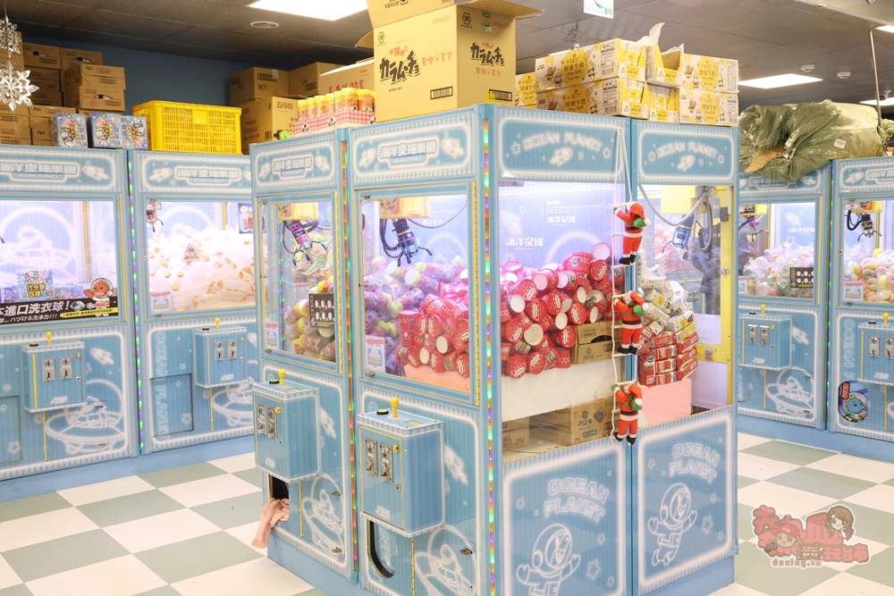 【台南娃娃機】海洋星球樂園台南旗艦店大改版，免費兒童遊戲區、沉浸式商品展示區、超酷太空旋渦燈光秀~