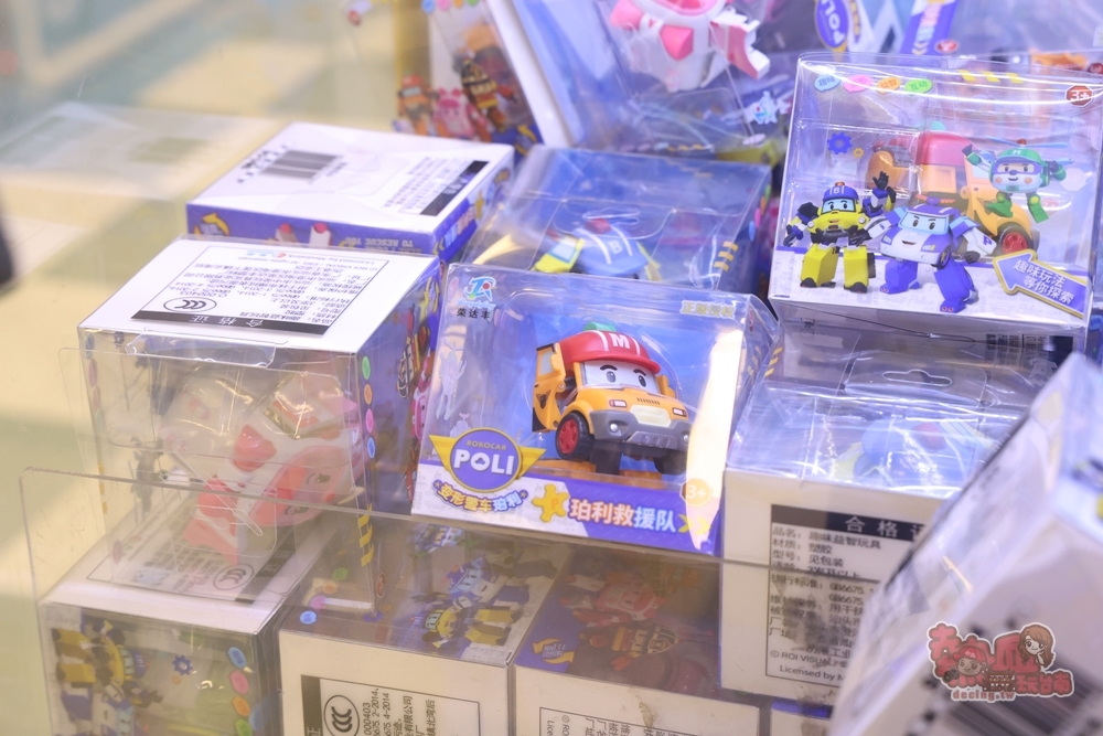 【台南娃娃機】海洋星球樂園台南旗艦店大改版,免費兒童遊戲區、沉浸式商品展示區、超酷太空旋渦燈光秀~ 【台南娃娃機】海洋星球樂園台南旗艦店大改版,免費兒童遊戲區、沉浸式商品展示區、超酷太空旋渦燈光秀~