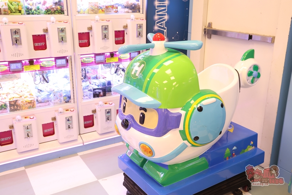 【台南娃娃機】海洋星球樂園台南旗艦店大改版,免費兒童遊戲區、沉浸式商品展示區、超酷太空旋渦燈光秀~ 【台南娃娃機】海洋星球樂園台南旗艦店大改版,免費兒童遊戲區、沉浸式商品展示區、超酷太空旋渦燈光秀~