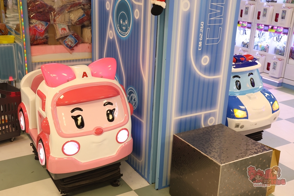 【台南娃娃機】海洋星球樂園台南旗艦店大改版，免費兒童遊戲區、沉浸式商品展示區、超酷太空旋渦燈光秀~