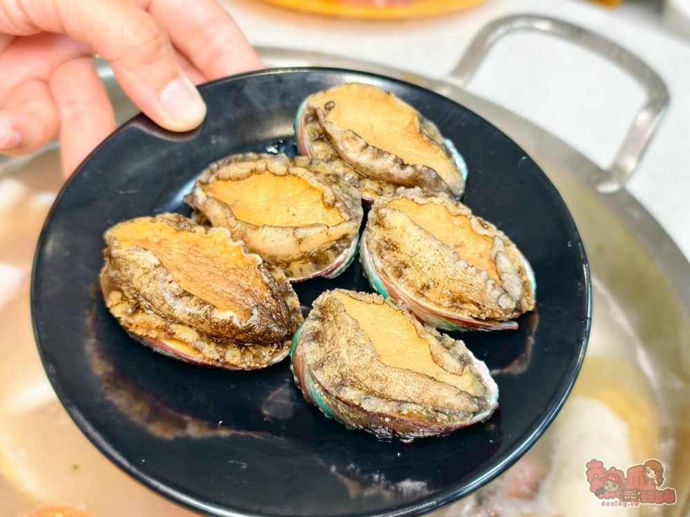 【台南火鍋】彭康海翅鼎:永康平價海鮮火鍋店,海鮮食材選擇超多,還有少見手工魚翅丸~ 【台南火鍋】彭康海翅鼎:永康平價海鮮火鍋店,海鮮食材選擇超多,還有少見手工魚翅丸~