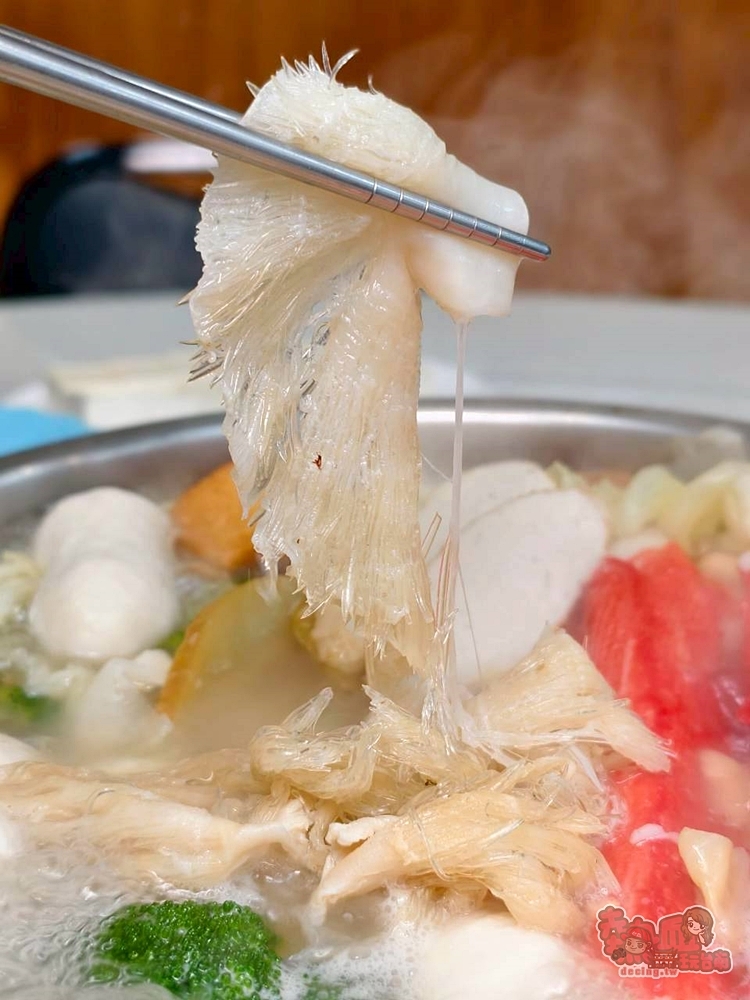 【台南火鍋】彭康海翅鼎:永康平價海鮮火鍋店,海鮮食材選擇超多,還有少見手工魚翅丸~ 【台南火鍋】彭康海翅鼎:永康平價海鮮火鍋店,海鮮食材選擇超多,還有少見手工魚翅丸~