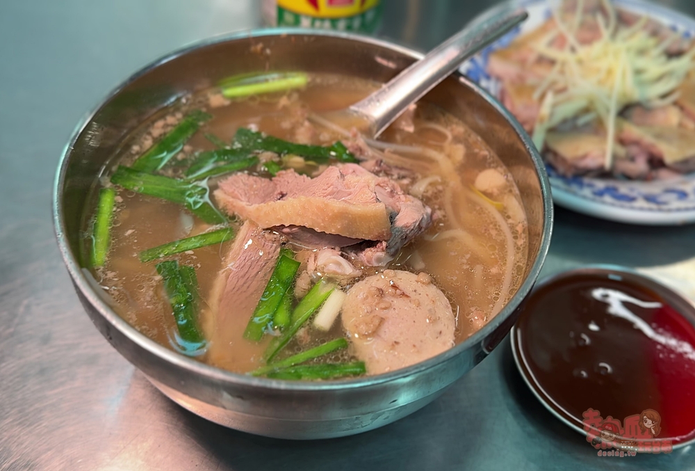 【台南美食】白河鴨肉麵:白河菜市場隱藏美食,鴨肉切盤只要銅板價50元,古早味沾醬有夠厲害~ 【台南美食】白河鴨肉麵:白河菜市場隱藏美食,鴨肉切盤只要銅板價50元,古早味沾醬有夠厲害~