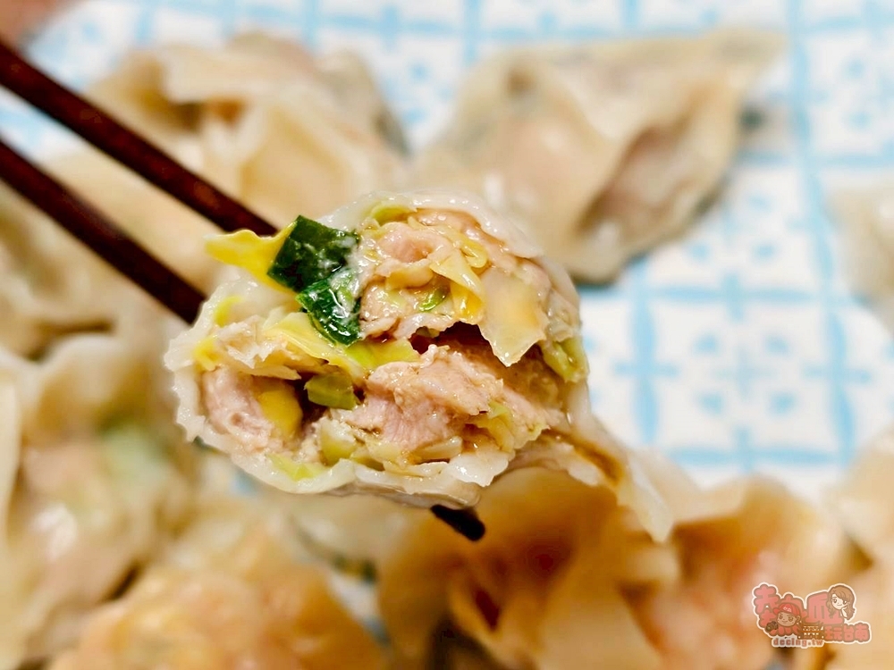 【台南美食】湠初手工水餃:這家手工水餃好好吃,大顆又飽滿!大推韓式泡菜豬肉,四季豆豬肉~ 【台南美食】湠初手工水餃:這家手工水餃好好吃,大顆又飽滿!大推韓式泡菜豬肉,四季豆豬肉~