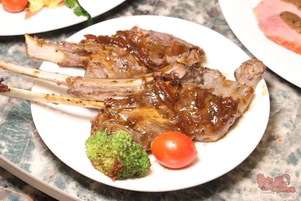 【台南吃到飽】福爾摩沙遊艇酒店-威尼斯餐廳:五星級海陸百匯吃到飽,松露火雞+各國料理齊發,周末還能狂嗑松葉蟹~ 【台南吃到飽】福爾摩沙遊艇酒店-威尼斯餐廳:五星級海陸百匯吃到飽,松露火雞+各國料理齊發,周末還能狂嗑松葉蟹~