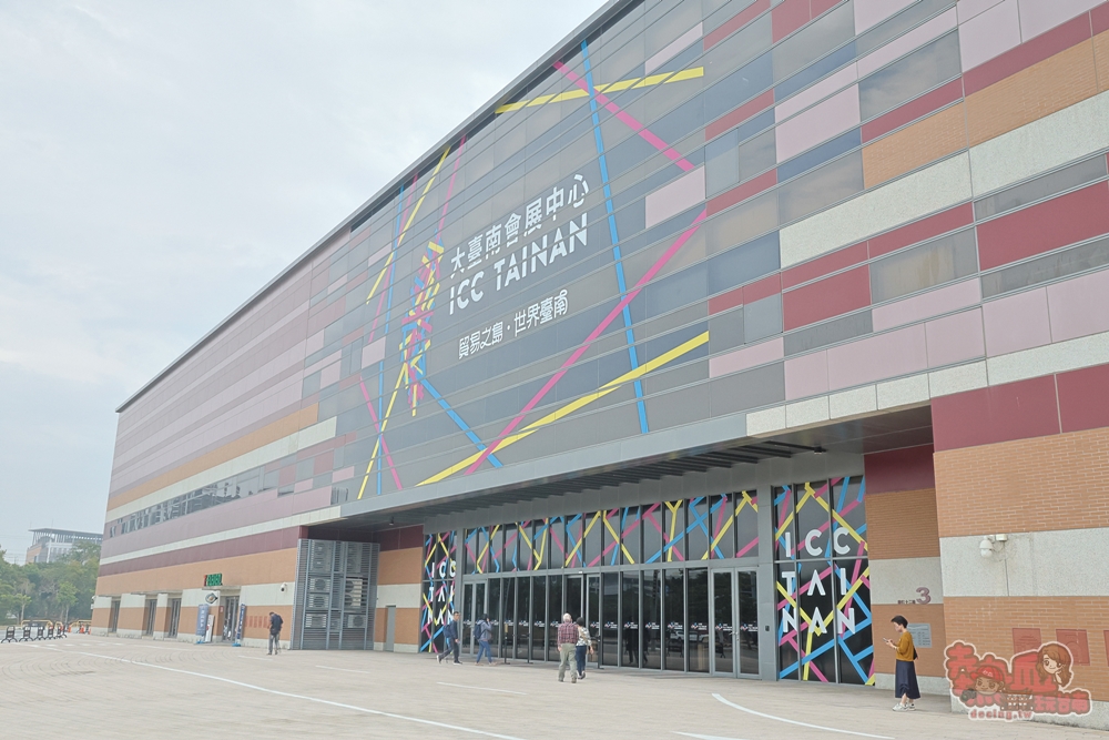 【台南特賣】台灣廠拍年終場,超夯按摩椅價格超下殺!全家福鞋店首次特賣、服飾一折起、各國零食和家電用品一次買齊~ 【台南特賣】台灣廠拍年終場,超夯按摩椅價格超下殺!全家福鞋店首次特賣、服飾一折起、各國零食和家電用品一次買齊~