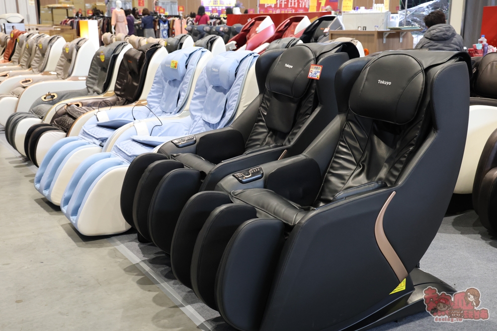 【台南特賣】台灣廠拍年終場,超夯按摩椅價格超下殺!全家福鞋店首次特賣、服飾一折起、各國零食和家電用品一次買齊~ 【台南特賣】台灣廠拍年終場,超夯按摩椅價格超下殺!全家福鞋店首次特賣、服飾一折起、各國零食和家電用品一次買齊~