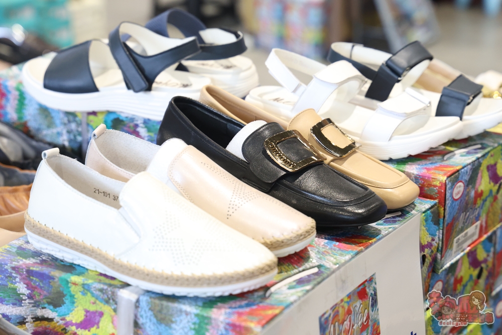 【台南特賣】台灣廠拍年終場,超夯按摩椅價格超下殺!全家福鞋店首次特賣、服飾一折起、各國零食和家電用品一次買齊~ 【台南特賣】台灣廠拍年終場,超夯按摩椅價格超下殺!全家福鞋店首次特賣、服飾一折起、各國零食和家電用品一次買齊~