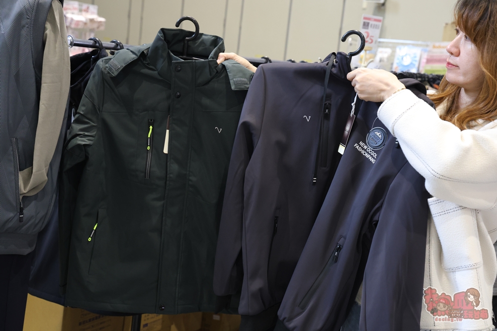 【台南特賣】台灣廠拍年終場,超夯按摩椅價格超下殺!全家福鞋店首次特賣、服飾一折起、各國零食和家電用品一次買齊~ 【台南特賣】台灣廠拍年終場,超夯按摩椅價格超下殺!全家福鞋店首次特賣、服飾一折起、各國零食和家電用品一次買齊~