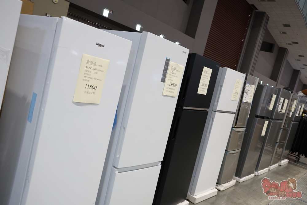 【台南特賣】台灣廠拍年終場,超夯按摩椅價格超下殺!全家福鞋店首次特賣、服飾一折起、各國零食和家電用品一次買齊~ 【台南特賣】台灣廠拍年終場,超夯按摩椅價格超下殺!全家福鞋店首次特賣、服飾一折起、各國零食和家電用品一次買齊~