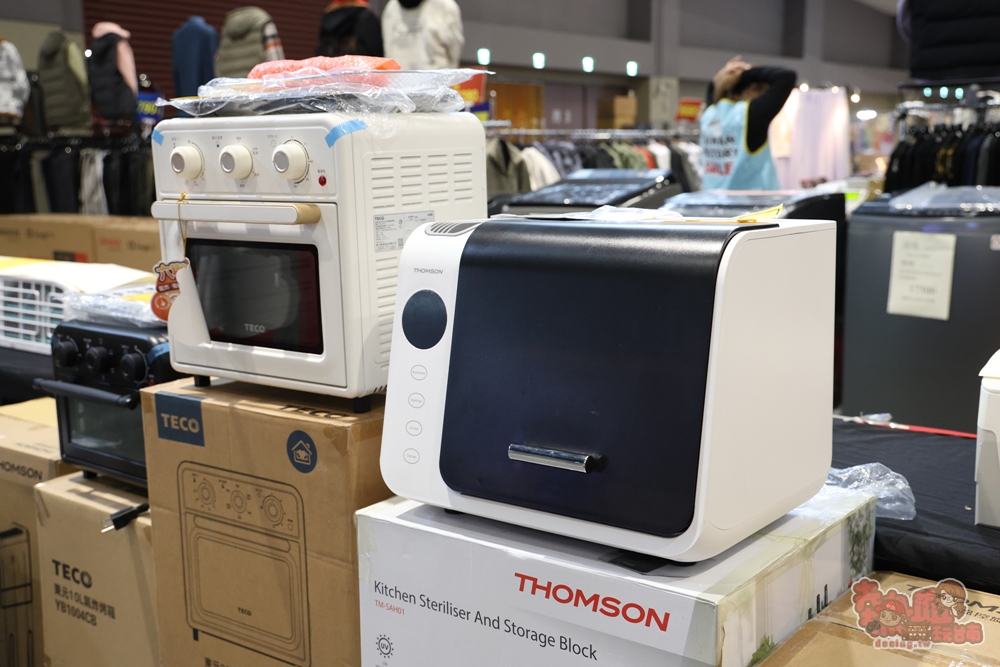 【台南特賣】台灣廠拍年終場,超夯按摩椅價格超下殺!全家福鞋店首次特賣、服飾一折起、各國零食和家電用品一次買齊~ 【台南特賣】台灣廠拍年終場,超夯按摩椅價格超下殺!全家福鞋店首次特賣、服飾一折起、各國零食和家電用品一次買齊~