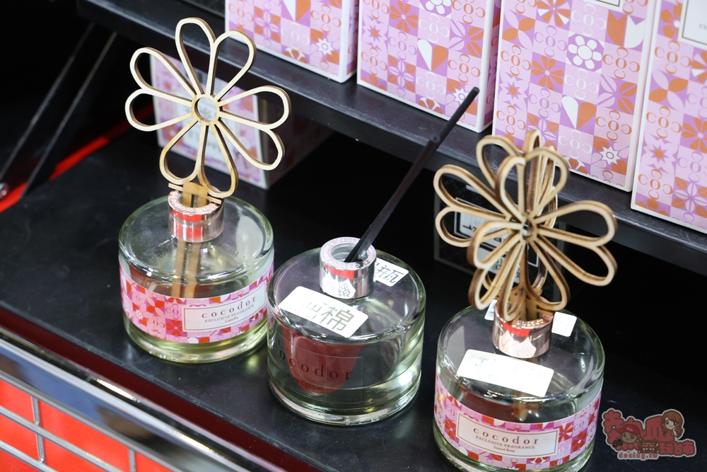 【台南特賣】台灣廠拍年終場,超夯按摩椅價格超下殺!全家福鞋店首次特賣、服飾一折起、各國零食和家電用品一次買齊~ 【台南特賣】台灣廠拍年終場,超夯按摩椅價格超下殺!全家福鞋店首次特賣、服飾一折起、各國零食和家電用品一次買齊~