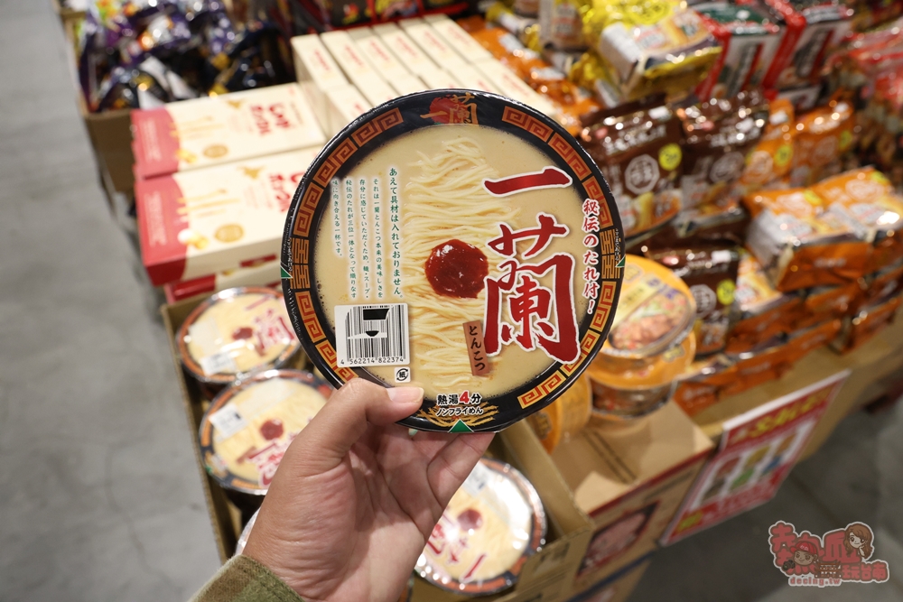 【台南特賣】台灣廠拍年終場,超夯按摩椅價格超下殺!全家福鞋店首次特賣、服飾一折起、各國零食和家電用品一次買齊~ 【台南特賣】台灣廠拍年終場,超夯按摩椅價格超下殺!全家福鞋店首次特賣、服飾一折起、各國零食和家電用品一次買齊~