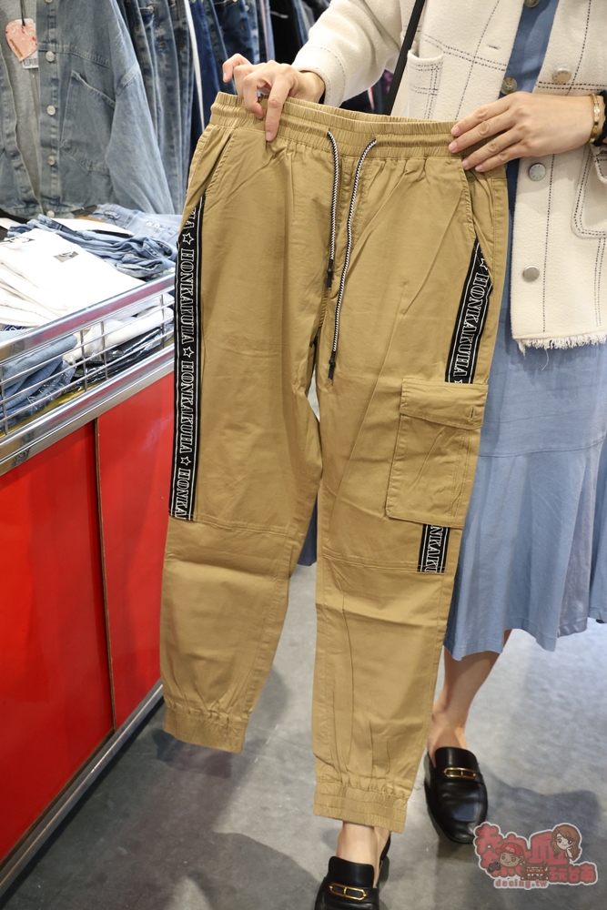 【台南特賣】台灣廠拍年終場,超夯按摩椅價格超下殺!全家福鞋店首次特賣、服飾一折起、各國零食和家電用品一次買齊~ 【台南特賣】台灣廠拍年終場,超夯按摩椅價格超下殺!全家福鞋店首次特賣、服飾一折起、各國零食和家電用品一次買齊~