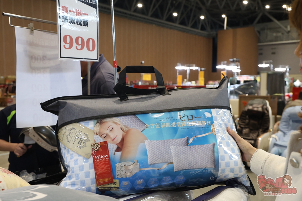 【台南特賣】台灣廠拍年終場,超夯按摩椅價格超下殺!全家福鞋店首次特賣、服飾一折起、各國零食和家電用品一次買齊~ 【台南特賣】台灣廠拍年終場,超夯按摩椅價格超下殺!全家福鞋店首次特賣、服飾一折起、各國零食和家電用品一次買齊~