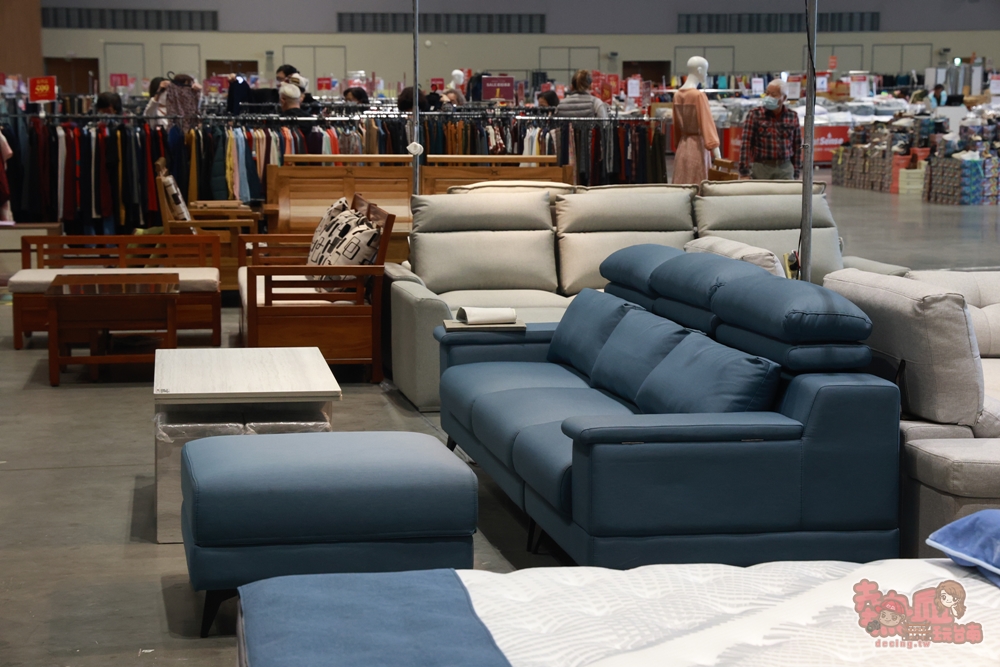 【台南特賣】台灣廠拍年終場,超夯按摩椅價格超下殺!全家福鞋店首次特賣、服飾一折起、各國零食和家電用品一次買齊~ 【台南特賣】台灣廠拍年終場,超夯按摩椅價格超下殺!全家福鞋店首次特賣、服飾一折起、各國零食和家電用品一次買齊~