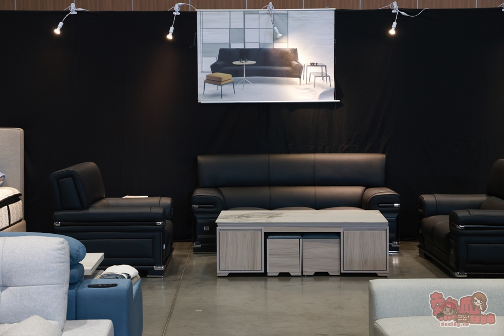 【台南特賣】台灣廠拍年終場,超夯按摩椅價格超下殺!全家福鞋店首次特賣、服飾一折起、各國零食和家電用品一次買齊~ 【台南特賣】台灣廠拍年終場,超夯按摩椅價格超下殺!全家福鞋店首次特賣、服飾一折起、各國零食和家電用品一次買齊~