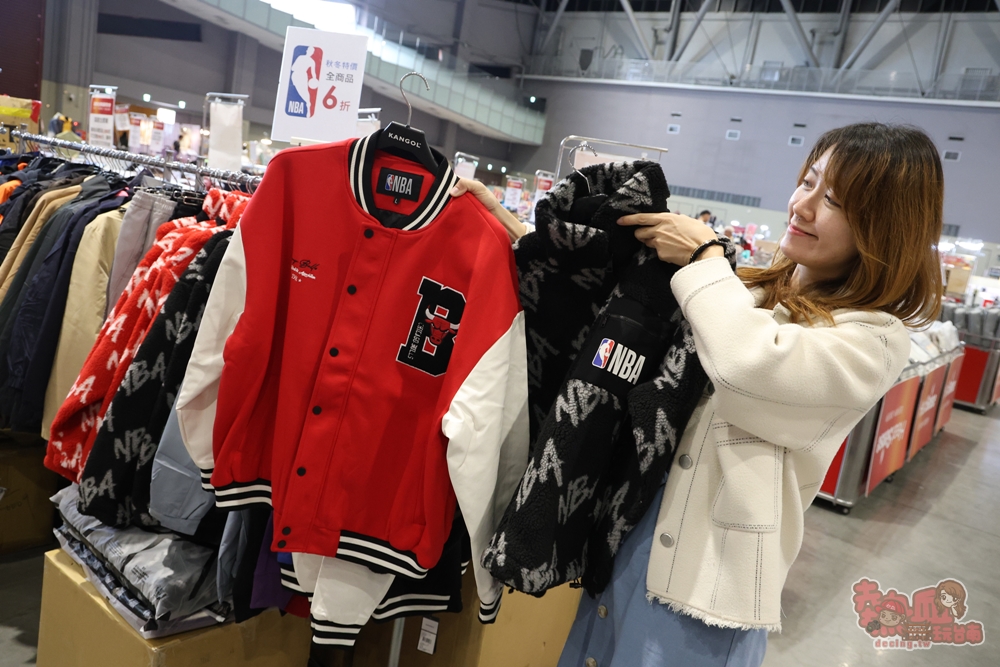 【台南特賣】台灣廠拍年終場,超夯按摩椅價格超下殺!全家福鞋店首次特賣、服飾一折起、各國零食和家電用品一次買齊~ 【台南特賣】台灣廠拍年終場,超夯按摩椅價格超下殺!全家福鞋店首次特賣、服飾一折起、各國零食和家電用品一次買齊~