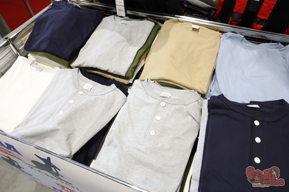 【台南特賣】台灣廠拍年終場,超夯按摩椅價格超下殺!全家福鞋店首次特賣、服飾一折起、各國零食和家電用品一次買齊~ 【台南特賣】台灣廠拍年終場,超夯按摩椅價格超下殺!全家福鞋店首次特賣、服飾一折起、各國零食和家電用品一次買齊~