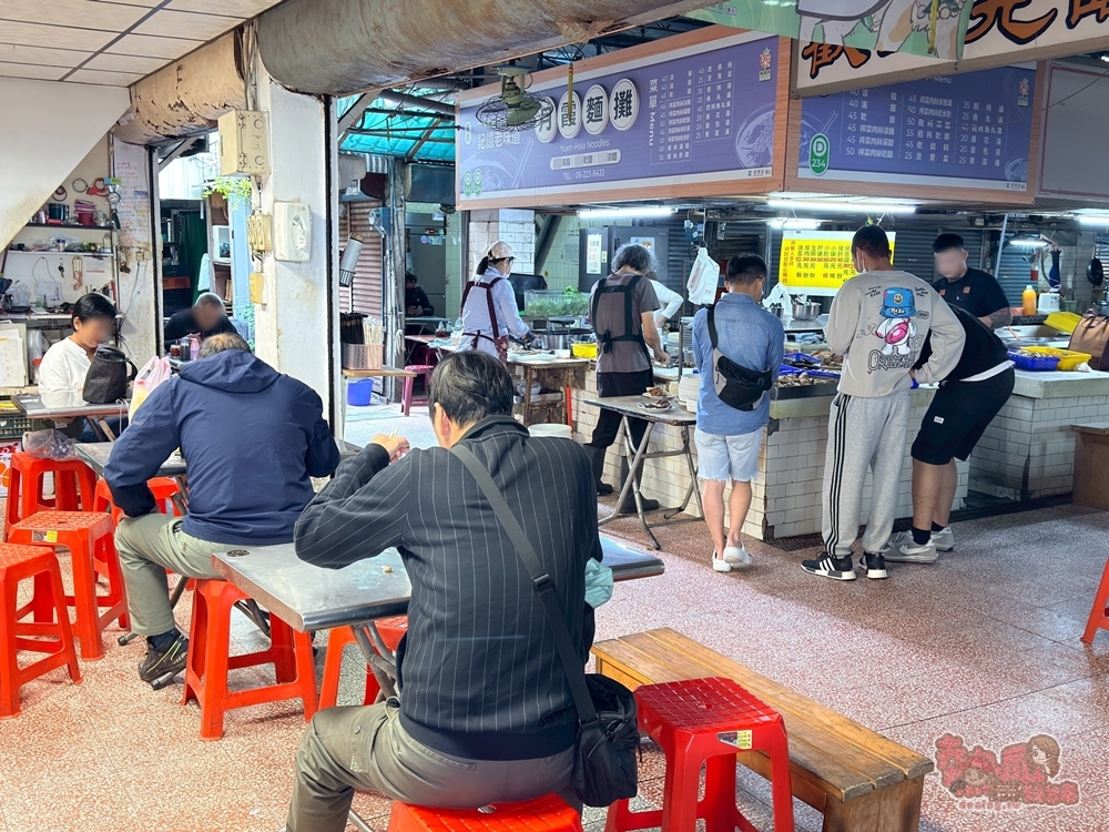 【台南美食】月霞麵店:隱身在東菜市的60老店,手工餛飩必點,加開夜間時段,深夜想吃麵沒煩惱~ 【台南美食】月霞麵店:隱身在東菜市的60老店,手工餛飩必點,加開夜間時段,深夜想吃麵沒煩惱~