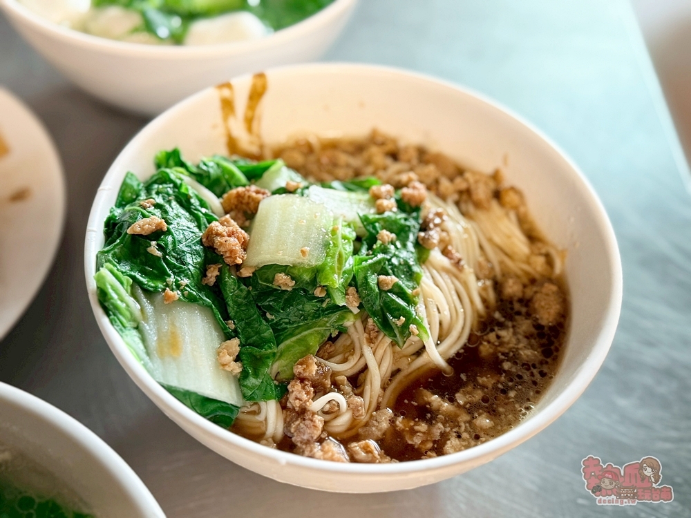 【台南美食】月霞麵店:隱身在東菜市的60老店,手工餛飩必點,加開夜間時段,深夜想吃麵沒煩惱~ 【台南美食】月霞麵店:隱身在東菜市的60老店,手工餛飩必點,加開夜間時段,深夜想吃麵沒煩惱~