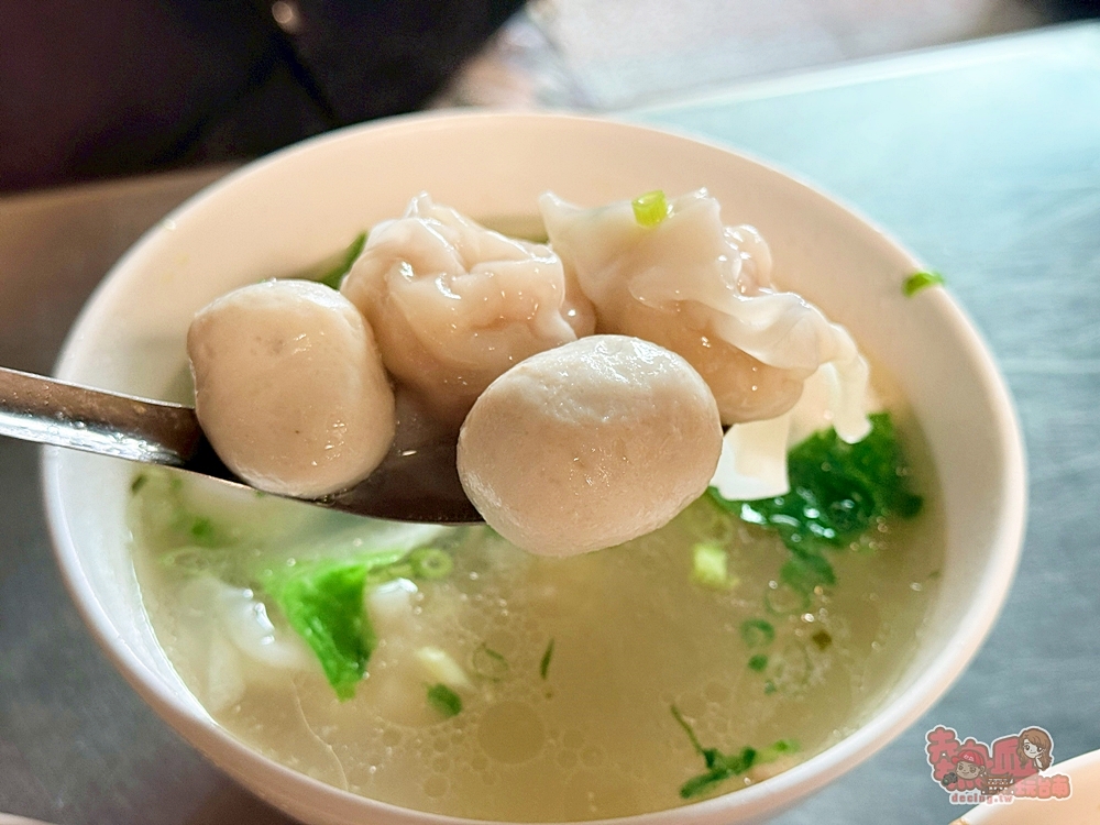 【台南美食】月霞麵店:隱身在東菜市的60老店,手工餛飩必點,加開夜間時段,深夜想吃麵沒煩惱~ 【台南美食】月霞麵店:隱身在東菜市的60老店,手工餛飩必點,加開夜間時段,深夜想吃麵沒煩惱~