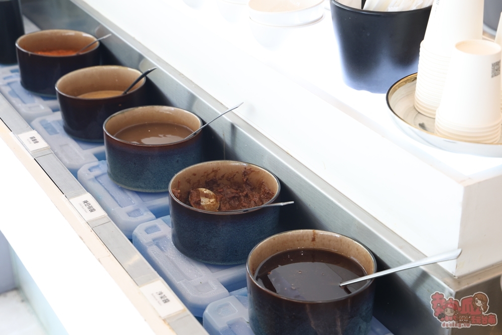 【台南火鍋】哞麻溫體牛肉火鍋:台南輕奢華牛肉火鍋店,涮溫體牛還能吃到日本A5和牛,鹽酥牛腩讓人印象深刻~ 【台南火鍋】哞麻溫體牛肉火鍋:台南輕奢華牛肉火鍋店,涮溫體牛還能吃到日本A5和牛,鹽酥牛腩讓人印象深刻~