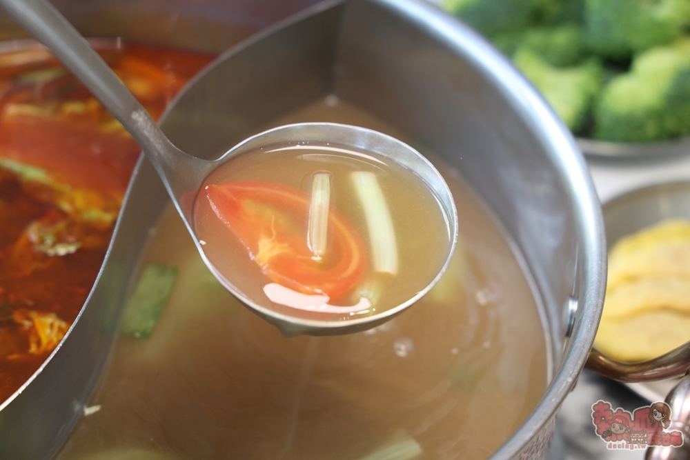 【台南火鍋】哞麻溫體牛肉火鍋:台南輕奢華牛肉火鍋店,涮溫體牛還能吃到日本A5和牛,鹽酥牛腩讓人印象深刻~ 【台南火鍋】哞麻溫體牛肉火鍋:台南輕奢華牛肉火鍋店,涮溫體牛還能吃到日本A5和牛,鹽酥牛腩讓人印象深刻~