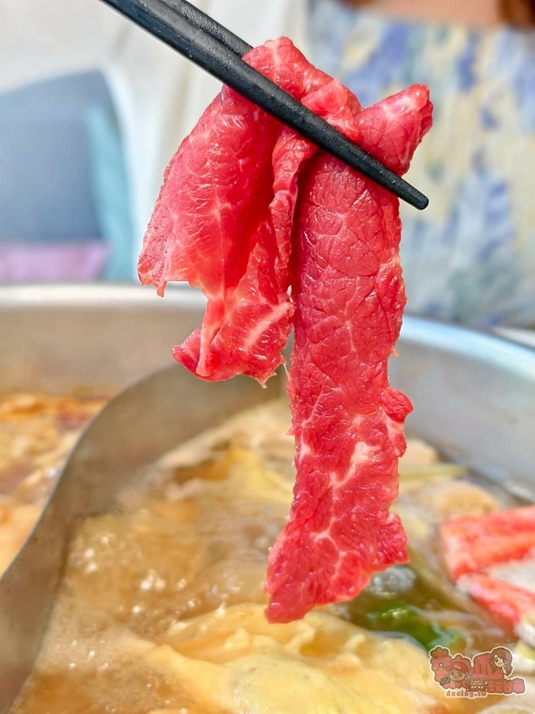 【台南火鍋】哞麻溫體牛肉火鍋:台南輕奢華牛肉火鍋店,涮溫體牛還能吃到日本A5和牛,鹽酥牛腩讓人印象深刻~ 【台南火鍋】哞麻溫體牛肉火鍋:台南輕奢華牛肉火鍋店,涮溫體牛還能吃到日本A5和牛,鹽酥牛腩讓人印象深刻~