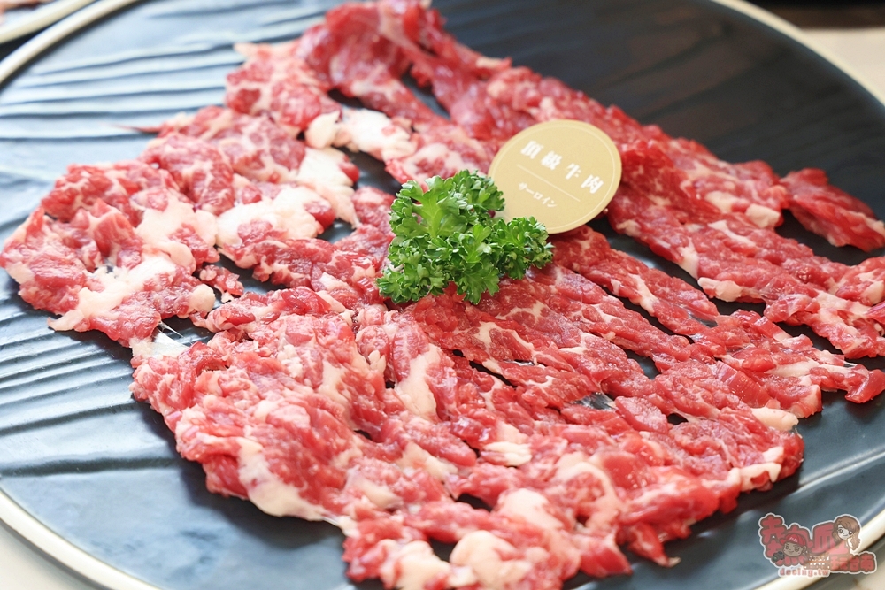 【台南火鍋】哞麻溫體牛肉火鍋:台南輕奢華牛肉火鍋店,涮溫體牛還能吃到日本A5和牛,鹽酥牛腩讓人印象深刻~ 【台南火鍋】哞麻溫體牛肉火鍋:台南輕奢華牛肉火鍋店,涮溫體牛還能吃到日本A5和牛,鹽酥牛腩讓人印象深刻~