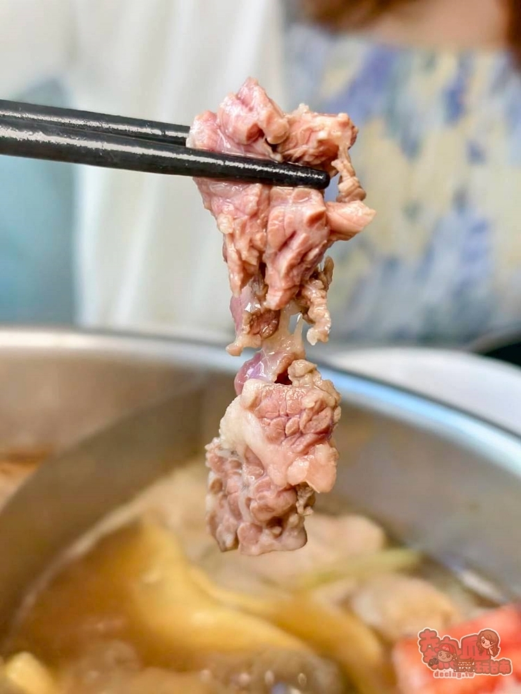 【台南火鍋】哞麻溫體牛肉火鍋:台南輕奢華牛肉火鍋店,涮溫體牛還能吃到日本A5和牛,鹽酥牛腩讓人印象深刻~ 【台南火鍋】哞麻溫體牛肉火鍋:台南輕奢華牛肉火鍋店,涮溫體牛還能吃到日本A5和牛,鹽酥牛腩讓人印象深刻~