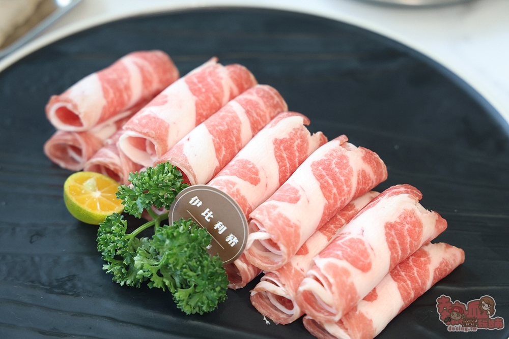 【台南火鍋】哞麻溫體牛肉火鍋:台南輕奢華牛肉火鍋店,涮溫體牛還能吃到日本A5和牛,鹽酥牛腩讓人印象深刻~ 【台南火鍋】哞麻溫體牛肉火鍋:台南輕奢華牛肉火鍋店,涮溫體牛還能吃到日本A5和牛,鹽酥牛腩讓人印象深刻~