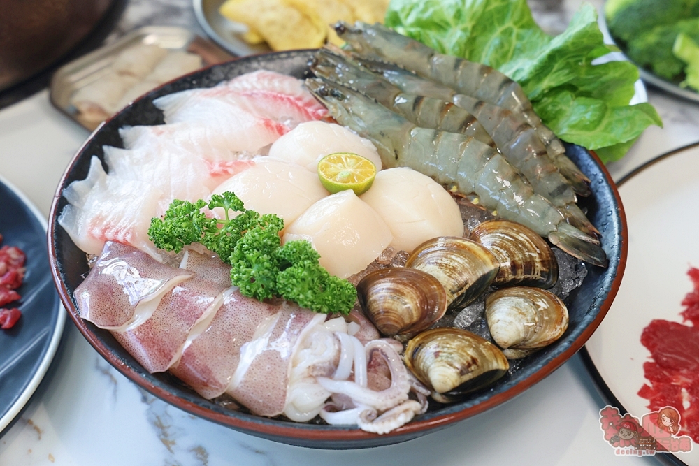 【台南火鍋】哞麻溫體牛肉火鍋:台南輕奢華牛肉火鍋店,涮溫體牛還能吃到日本A5和牛,鹽酥牛腩讓人印象深刻~ 【台南火鍋】哞麻溫體牛肉火鍋:台南輕奢華牛肉火鍋店,涮溫體牛還能吃到日本A5和牛,鹽酥牛腩讓人印象深刻~