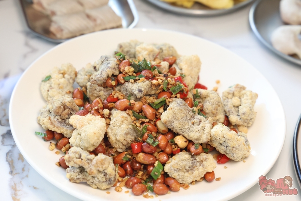 【台南火鍋】哞麻溫體牛肉火鍋:台南輕奢華牛肉火鍋店,涮溫體牛還能吃到日本A5和牛,鹽酥牛腩讓人印象深刻~ 【台南火鍋】哞麻溫體牛肉火鍋:台南輕奢華牛肉火鍋店,涮溫體牛還能吃到日本A5和牛,鹽酥牛腩讓人印象深刻~