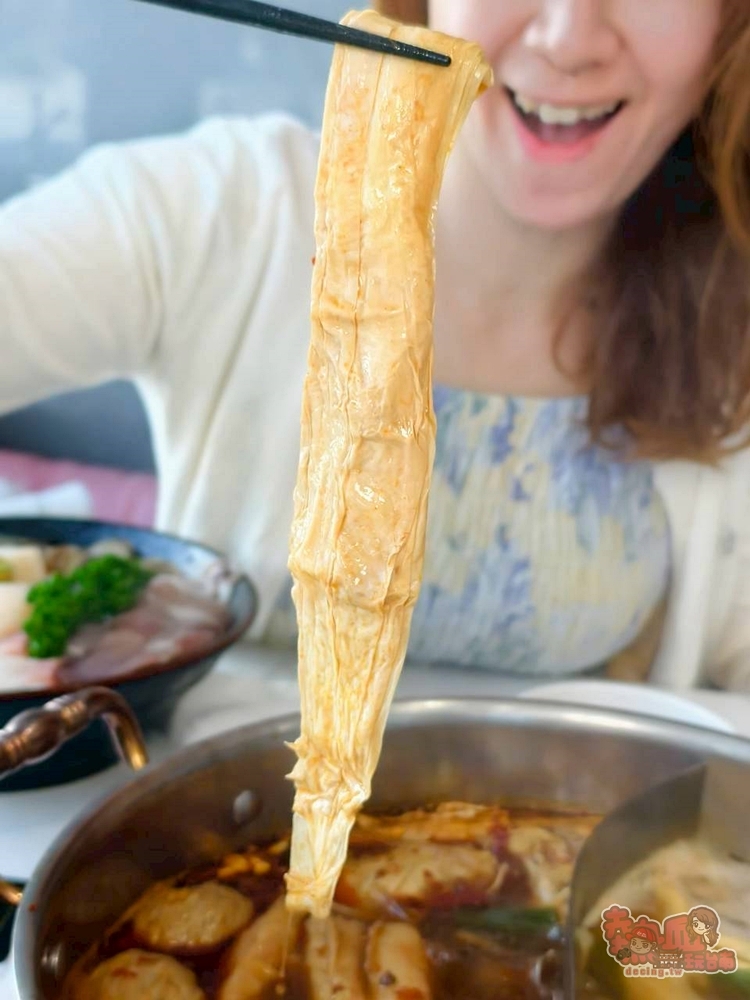 【台南火鍋】哞麻溫體牛肉火鍋:台南輕奢華牛肉火鍋店,涮溫體牛還能吃到日本A5和牛,鹽酥牛腩讓人印象深刻~ 【台南火鍋】哞麻溫體牛肉火鍋:台南輕奢華牛肉火鍋店,涮溫體牛還能吃到日本A5和牛,鹽酥牛腩讓人印象深刻~