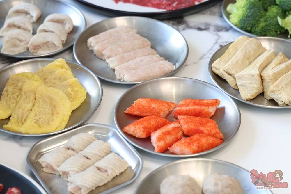 【台南火鍋】哞麻溫體牛肉火鍋:台南輕奢華牛肉火鍋店,涮溫體牛還能吃到日本A5和牛,鹽酥牛腩讓人印象深刻~ 【台南火鍋】哞麻溫體牛肉火鍋:台南輕奢華牛肉火鍋店,涮溫體牛還能吃到日本A5和牛,鹽酥牛腩讓人印象深刻~