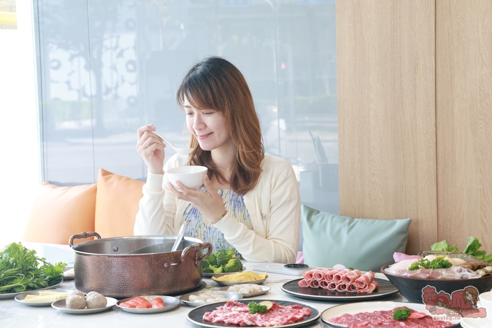 【台南火鍋】哞麻溫體牛肉火鍋:台南輕奢華牛肉火鍋店,涮溫體牛還能吃到日本A5和牛,鹽酥牛腩讓人印象深刻~ 【台南火鍋】哞麻溫體牛肉火鍋:台南輕奢華牛肉火鍋店,涮溫體牛還能吃到日本A5和牛,鹽酥牛腩讓人印象深刻~