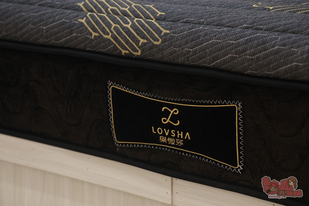 【台南床墊】樂微莎寢居:你的睡眠顧問,量身訂做專屬你的枕頭/床墊,大推雲層枕,三種高度自行調整,不軟塌讓你輕巧帶出國~ 【台南床墊】樂微莎寢居:你的睡眠顧問,量身訂做專屬你的枕頭/床墊,大推雲層枕,三種高度自行調整,不軟塌讓你輕巧帶出國~